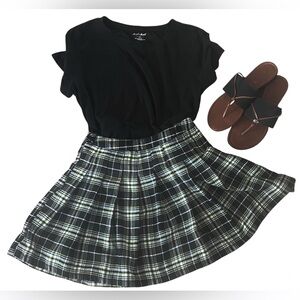 Riley + James black plaid pleated skirt - casual schoolgirl style/Small